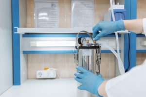 万泰生物钟睒睒拟捐赠3300万股，支持生物医学研究